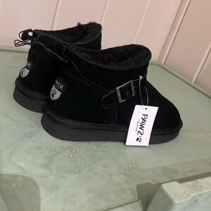 Paws By Bearpaw  Amy boot